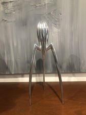 PRESSE AGRUMES DESSINÉ PAR