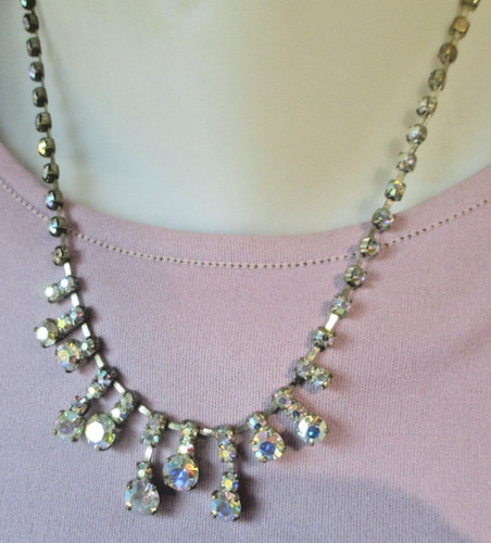Ancien collier couleur argent