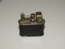 - ANCIEN BRIQUET AUTOMATIQUE LANCEL LAQUE NOIRE collection fumeur