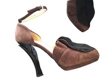 Très Beaux Et Authentique Escarpins Daim Marron Noir Prada 39 Tbe 