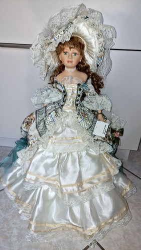 Poupée porcelaine vintage - poupée,