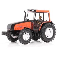 1:32 BRITAINS Valtra 8950