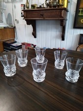 6 verres  à vin ou a porto en