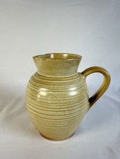 Joli pichet en terre cuite carafe beige signé CNPgrès  village France déco