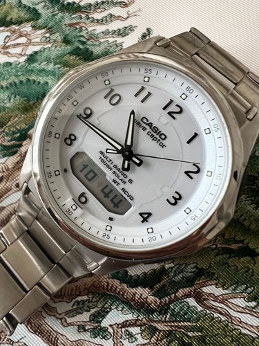 Montre solaire numérique