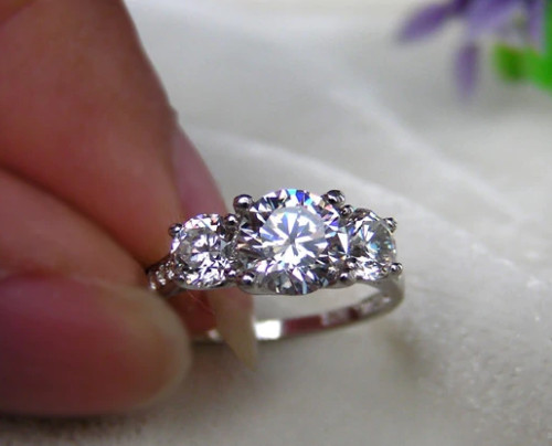Bague fiançailles trois - de,