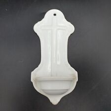 Ancien bénitier mural en biscuit de porcelaine émaillé blanc XIXe