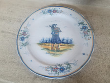 Assiette QUIMPER HB , Joueur de Biniou. diamètre de 25 cm