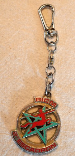 Insigne porte clef ricm - clef, 2