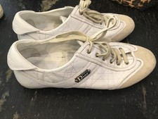 Très Belle Et Authentique