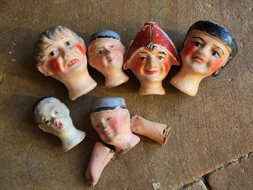 Têtes marionnettes - de,