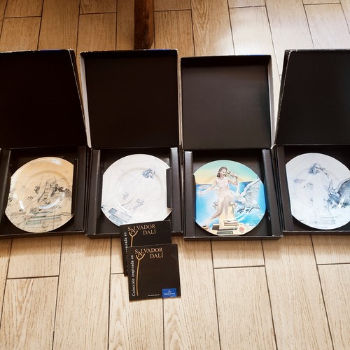 Assiettes collection - 4,