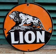 VINTAGE LION GASOLINE PORCELAIN METAL GAS OIL SERVICE STATION PUMP PLATE AD SIGN