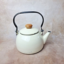 Bouilloire Émaillée Vintage – Blanc Cassé – Anse Métal et Bois