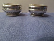 2 salerons en argent massif et leurs verrines  orfèvre LC