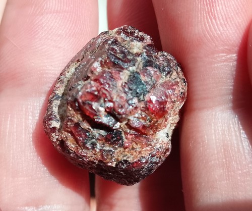 1gr 21x20x18mm grenat - 21x20x18mm,