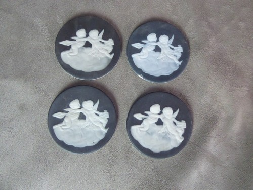 Quatre plaques biscuit - en,