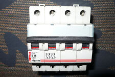 DISJONCTEUR TETRAPOLAIRE