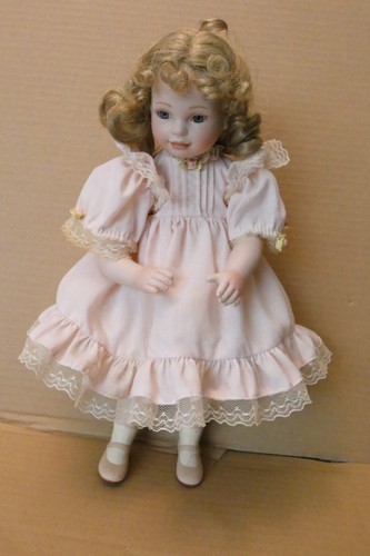 Poupee moderne porcelaine - en,