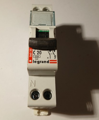 Disjoncteur c20 legrand - p, +