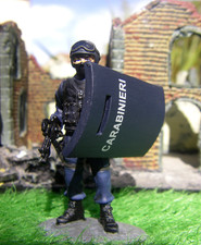 Soldat plomb  "FORCES d'ELITE":  Le Soldat du G.I.S. , Italie , 2002...no 37