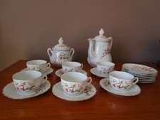 Service à café / Thé en porcelaine fine  de Limoges ? décor floral liseré doré