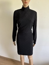 Robe noire neuve à manches