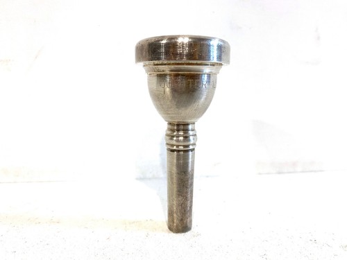 Ancien embout buccal pour