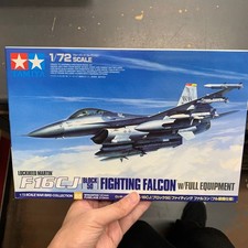 Série d'avions TAMIYA non assemblés n°98 1/48 Lockheed Martin F-16CJ bloc 50