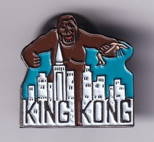 RARE PINS PIN'S .. CINEMA FILM MOVIE STUDIO GORILLE SF KING KONG NEW YORK ~GC