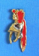 - FANFARE DE LA GARDE RÉPUBLICAINE A CHEVAL CASQUE PLUMET ROUGE CRINIÈRE ROUGE.