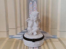 Petite Boite  En Biscuit Surmonté d un Angelot