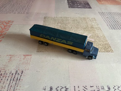 Voiture miniature camion semi - voiture,