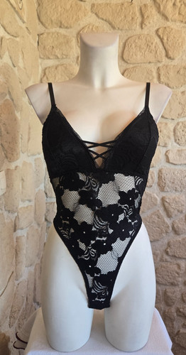 Body croisé dentelle noire - en,
