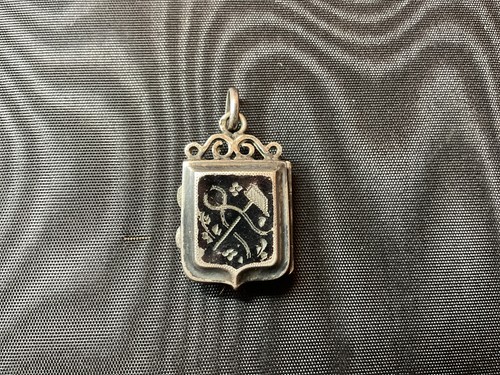 Pendentif reliquaire porte - reliquaire,,