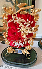 NAPOLEON III GARNITURE DE GLOBE DE MARIEE VELOURS ROUGE FLEURS D'ORANGER EN CIRE