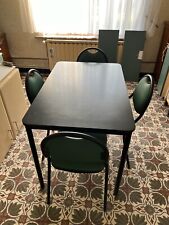 table de cuisine et 4 chaises