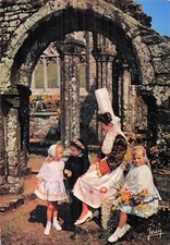 29 PONT L ABBE COSTUMES DE