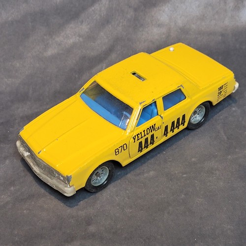 Petite voiture miniature