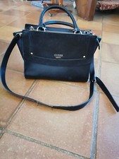 Sac à main noir Guess en similicuir