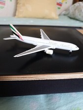 Boeing 777 Emirates Vintage