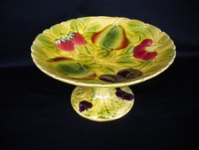 Compotier décor de fruits en majolique de  SARREGUEMINES
