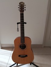 guitare acoustique de voyage