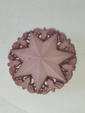 Broche en résine en forme