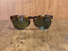 LUNETTES DE SOLEIL OVALES