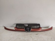 grille gauche capot pour