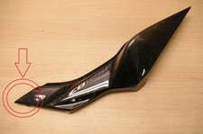 Cache latéral gauche / capot