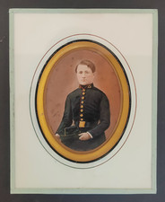 Portrait garcon tenue militaire Photo papier salé rehaussé aquarelle circa 1855