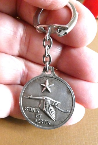 Ancien porte clé ansoraa sous - porte,
