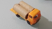 CLÉ 1/90. CAMION PLATEAU BERLIET ET CHARGEMENT 